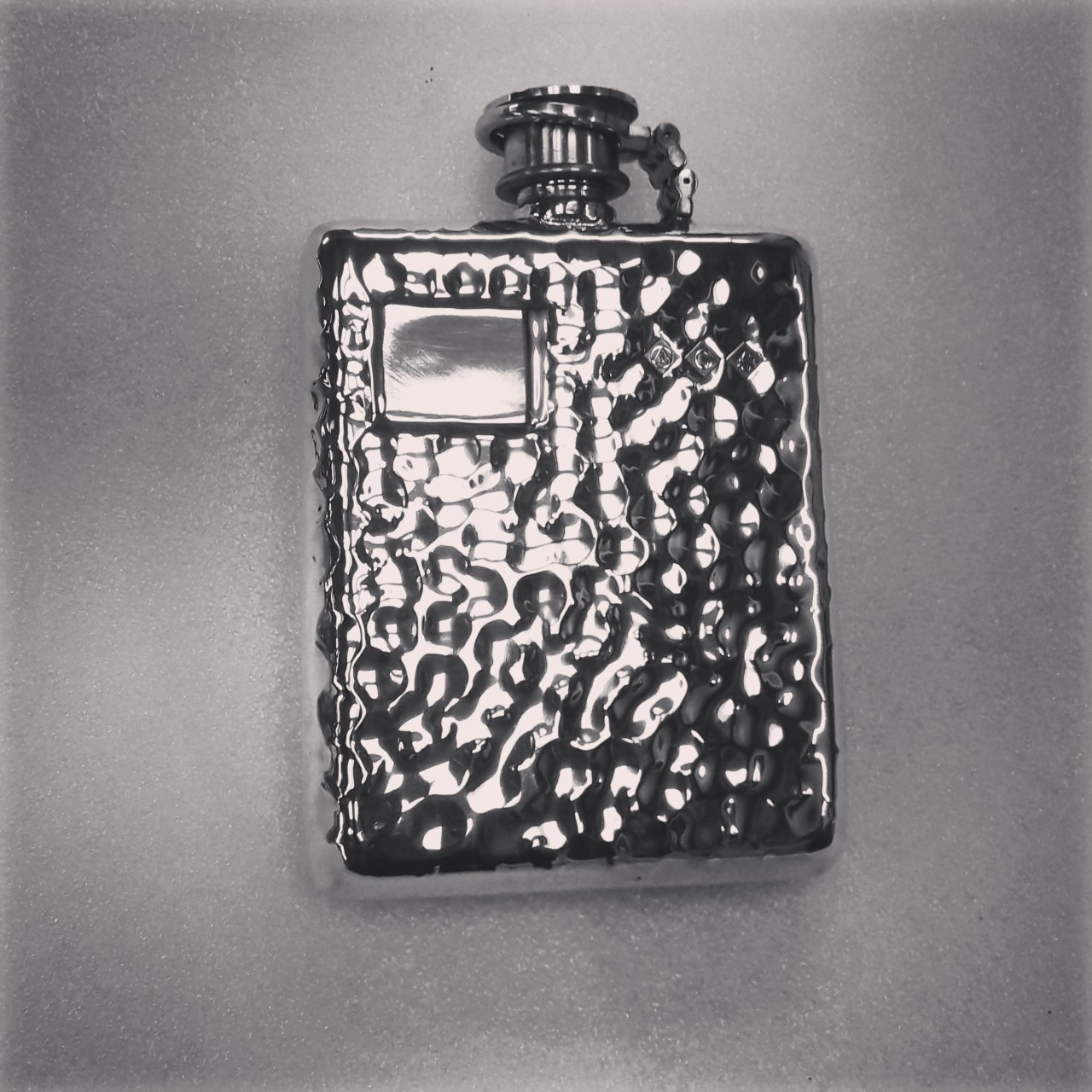 F134 5oz Retro flask hammered with captive top (image for) F134 5oz Retro flask hammered with captive top